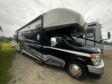 New 2027 JAYCO Greyhawk