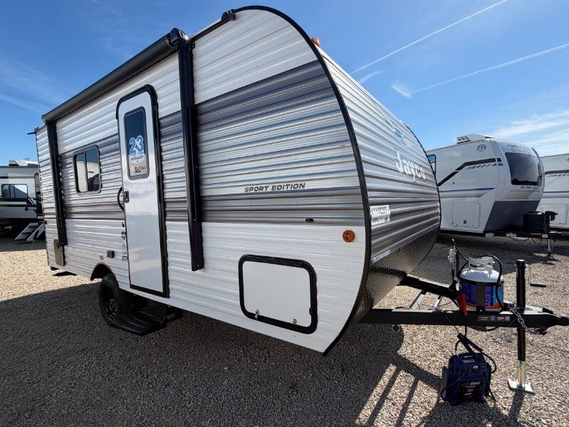 New 2027 JAYCO Jay Flight
