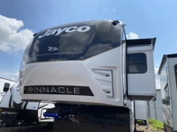New 2027 JAYCO Pinnacle 32RLTS