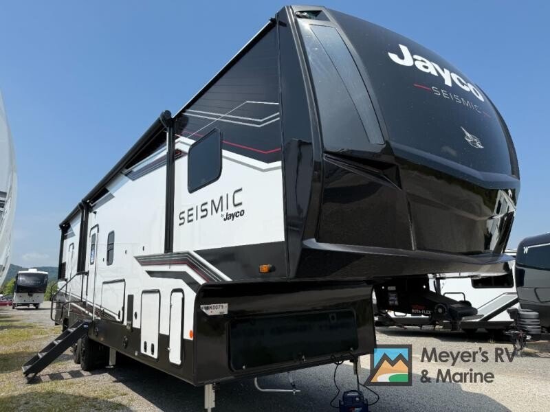 New 2027 JAYCO Seismic