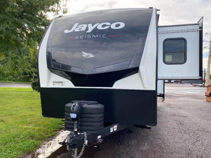 New 2027 JAYCO Seismic