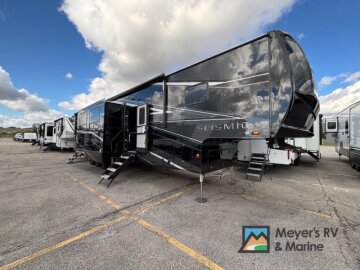 New 2027 JAYCO Seismic 395