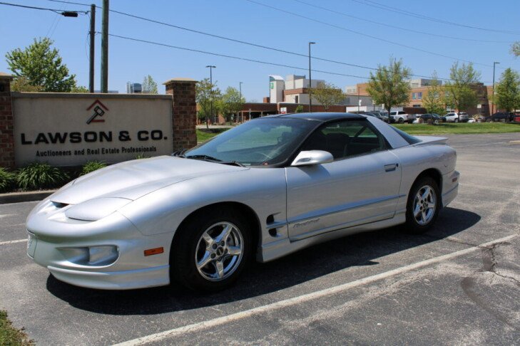 PUBLIC AUCTION - 2002 PONTIAC FIREBIRD FORMULA COUPE