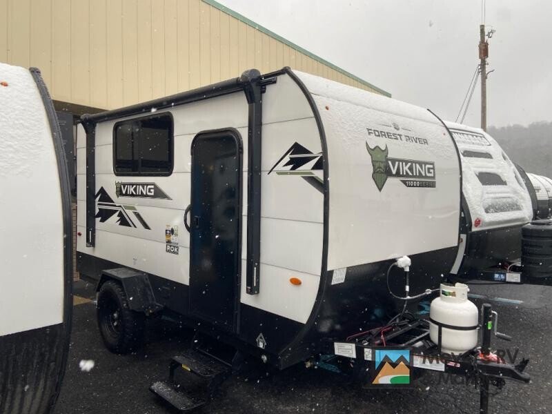 New 2025 Coachmen Viking