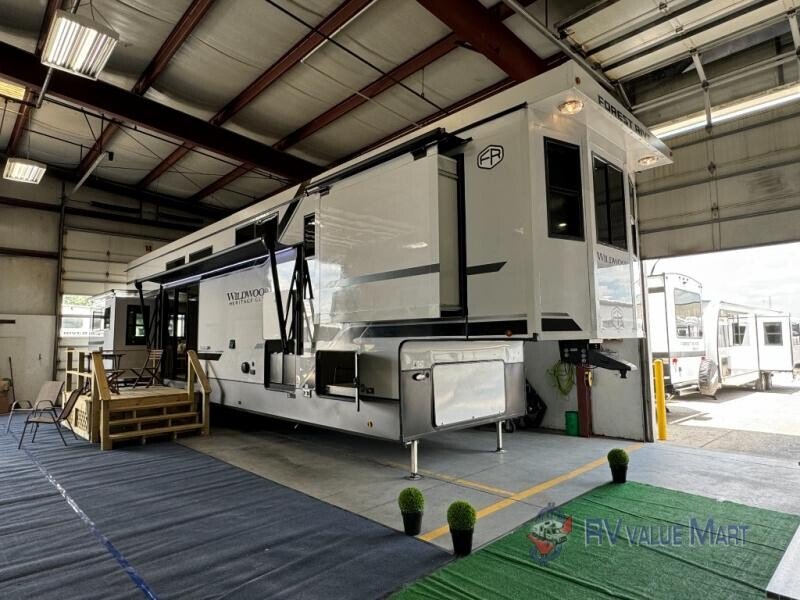 New 2026 Forest River Wildwood ROOST43