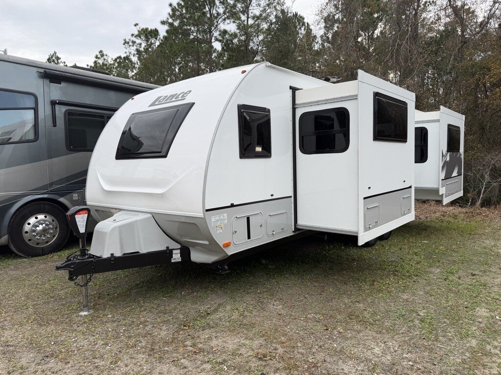 New 2026 Lance Model 2465